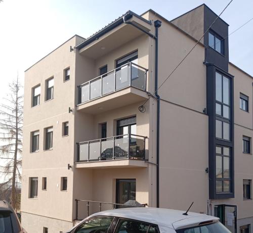 Slobodana Bajića 9